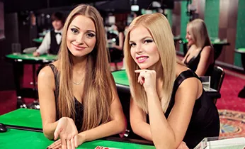Hỗ trợ khách hàng 24/7 Sumvip Club